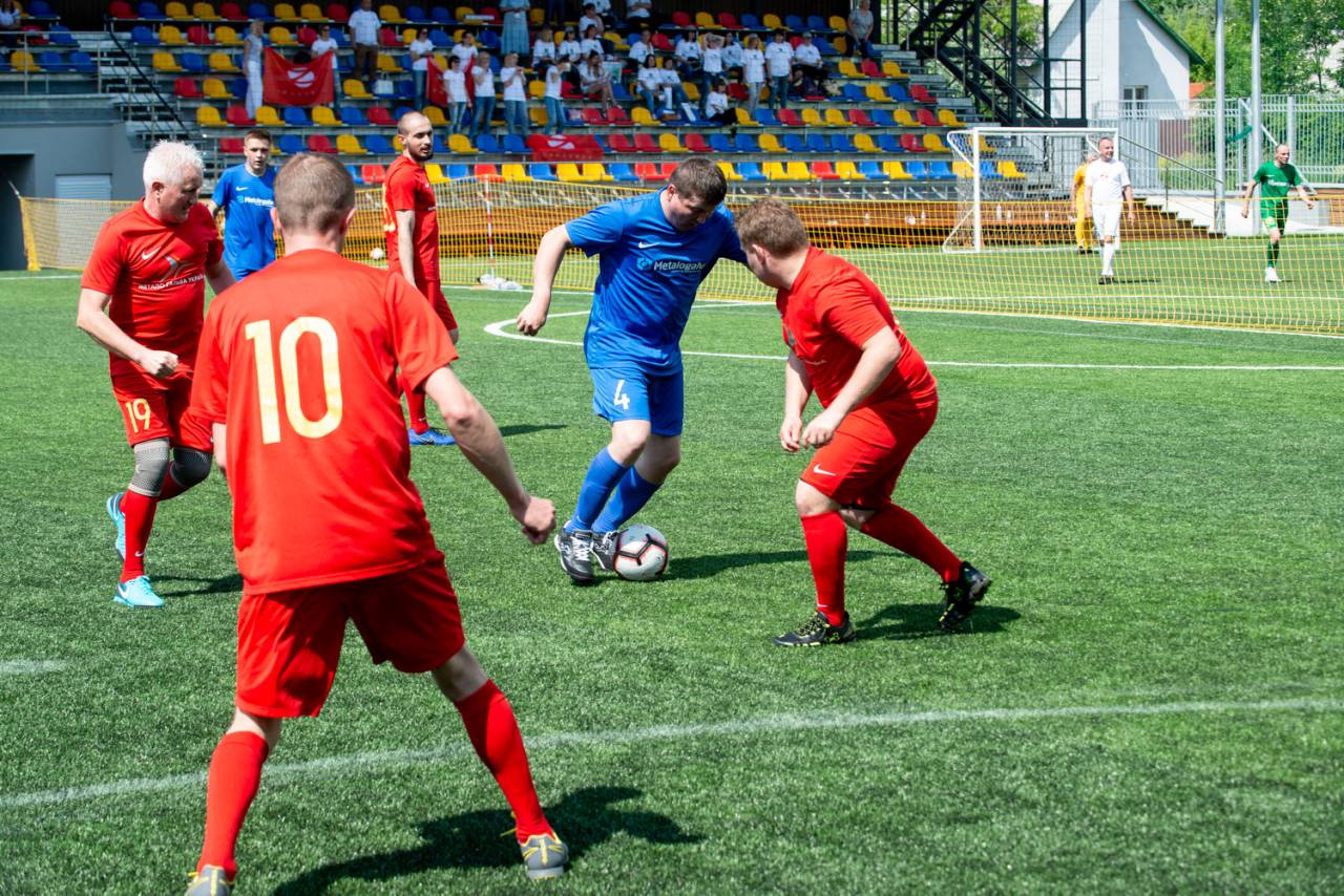 24 мая футбольная команда ООО "Металогальва" приняла участие в футбольном матче на кубок президента компании "ЦИНКОМЕТ"